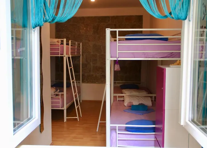 Hostel Wonderful World